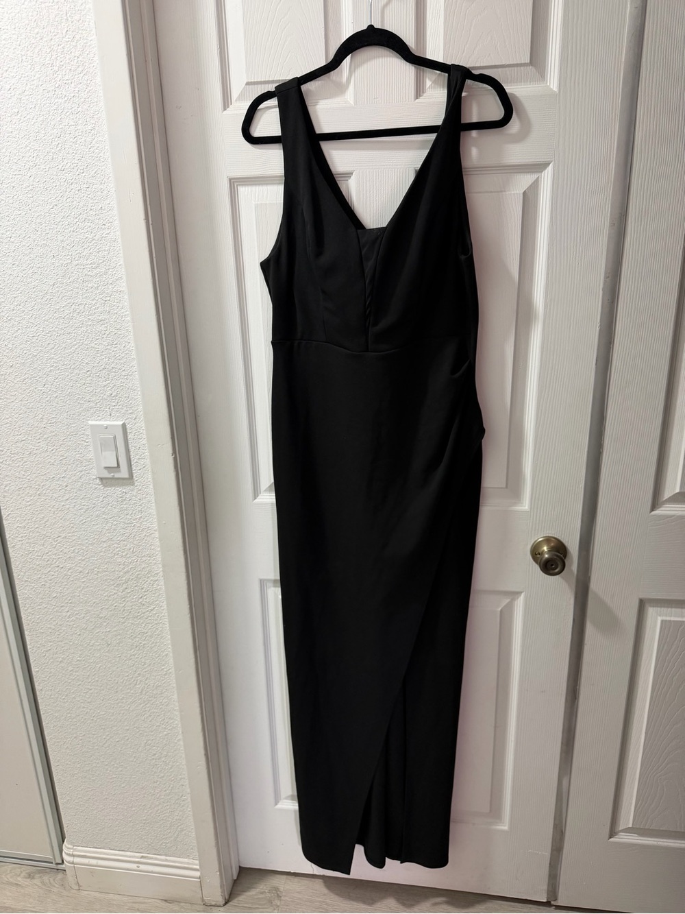 Windsor Black V-Neck Maxi Dress